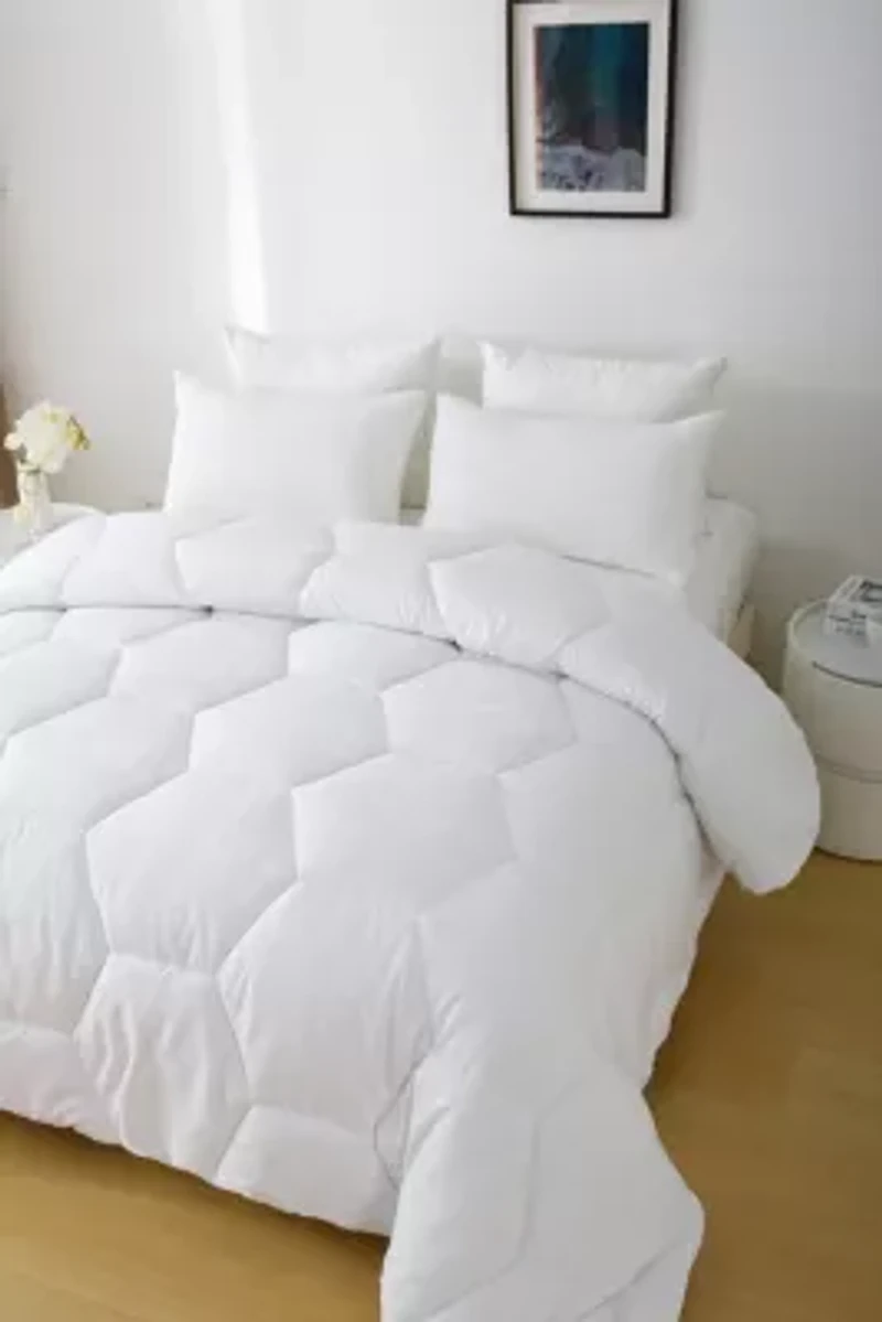 Better Style Home Microfiber Winter Comforter Insert Full/Queen White