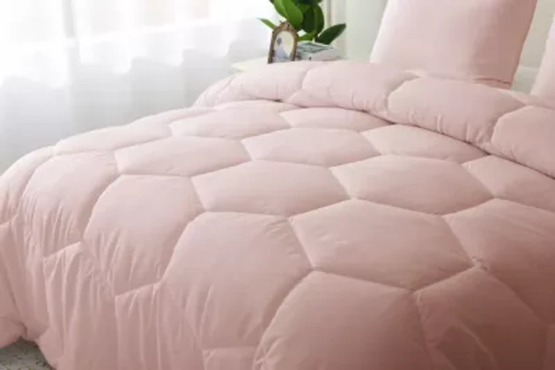 Better Style Home Oversized Microfiber Honeycomb Comforter Sets King White