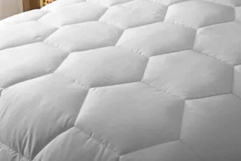 Better Style Home Oversized Microfiber Honeycomb Comforter Insert Queen Dewkist