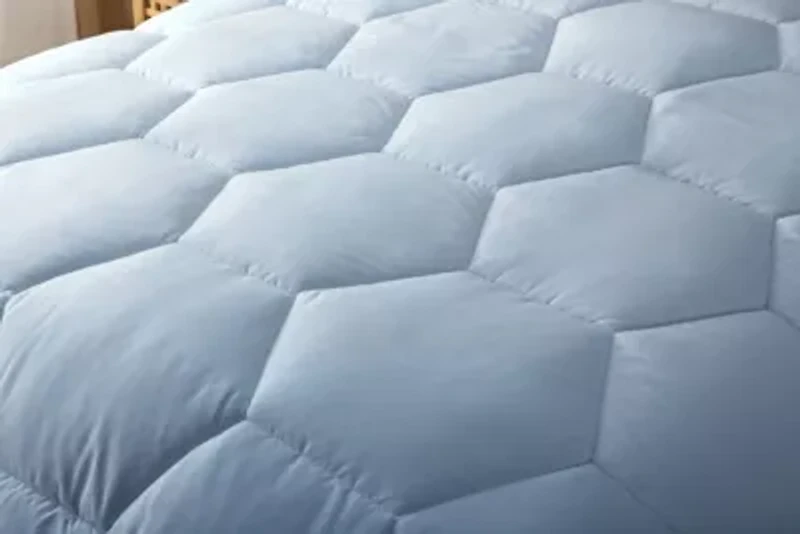 Better Style Home Oversized Microfiber Honeycomb Comforter Insert Queen Dewkist