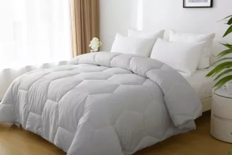 Better Style Home Oversized Microfiber Honeycomb Comforter Insert Queen Dewkist