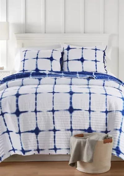 Akita Quilt Set