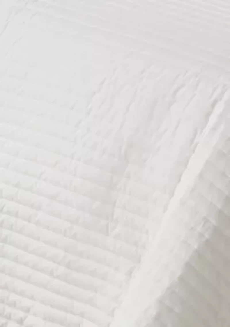 Rainbow Pom Reversible Quilt Set
