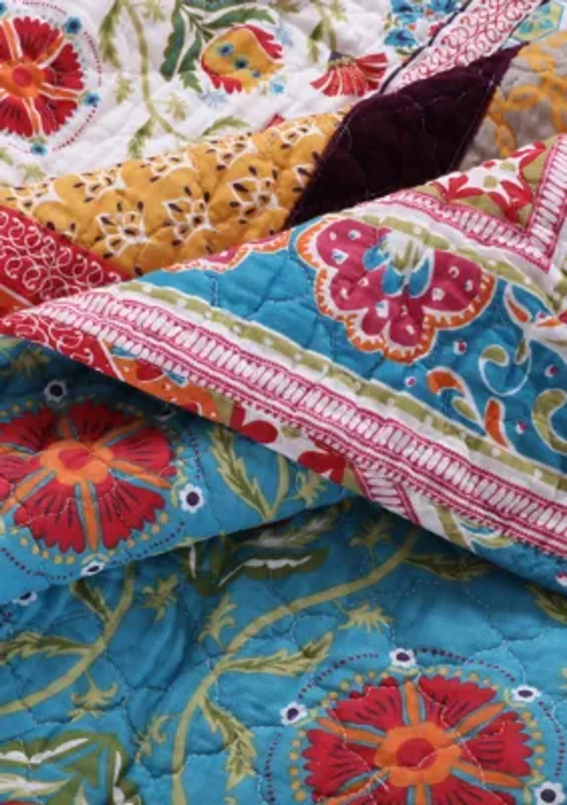 Thalia Quilt and Pillow Sham Set