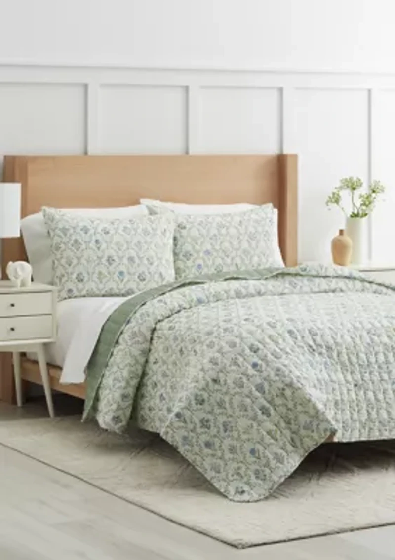 Floral Lattice Quilt Set