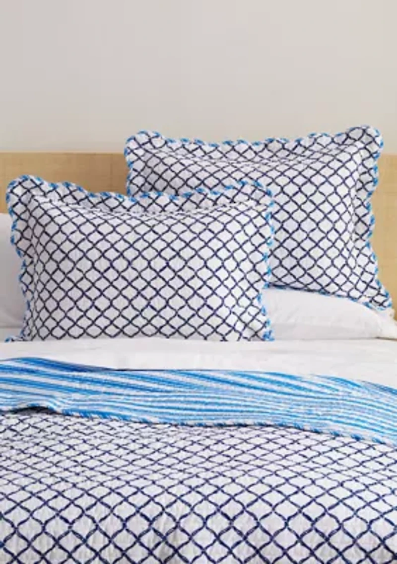 3 Piece Scallop Trim Quilt Set