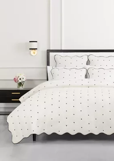 Scalloped Edge Quilt Set