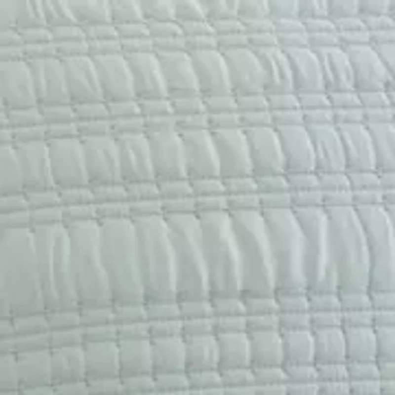 Solid Stitch 3-Piece Quilt Set