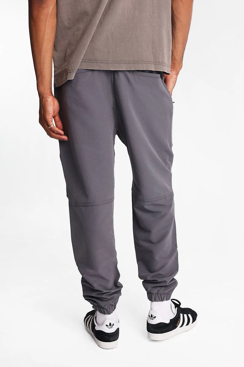 Zip-Pockets Traveler Jogger