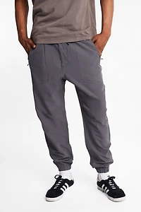 Zip-Pockets Traveler Jogger