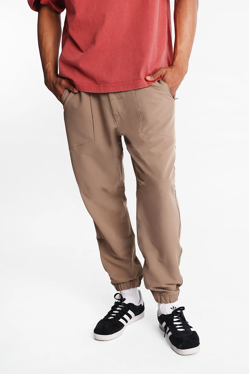 Zip-Pockets Traveler Jogger
