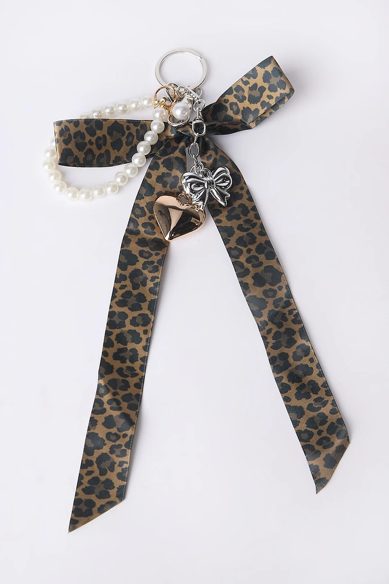 Bow With Pearls And Metal Heart Bag Charm
