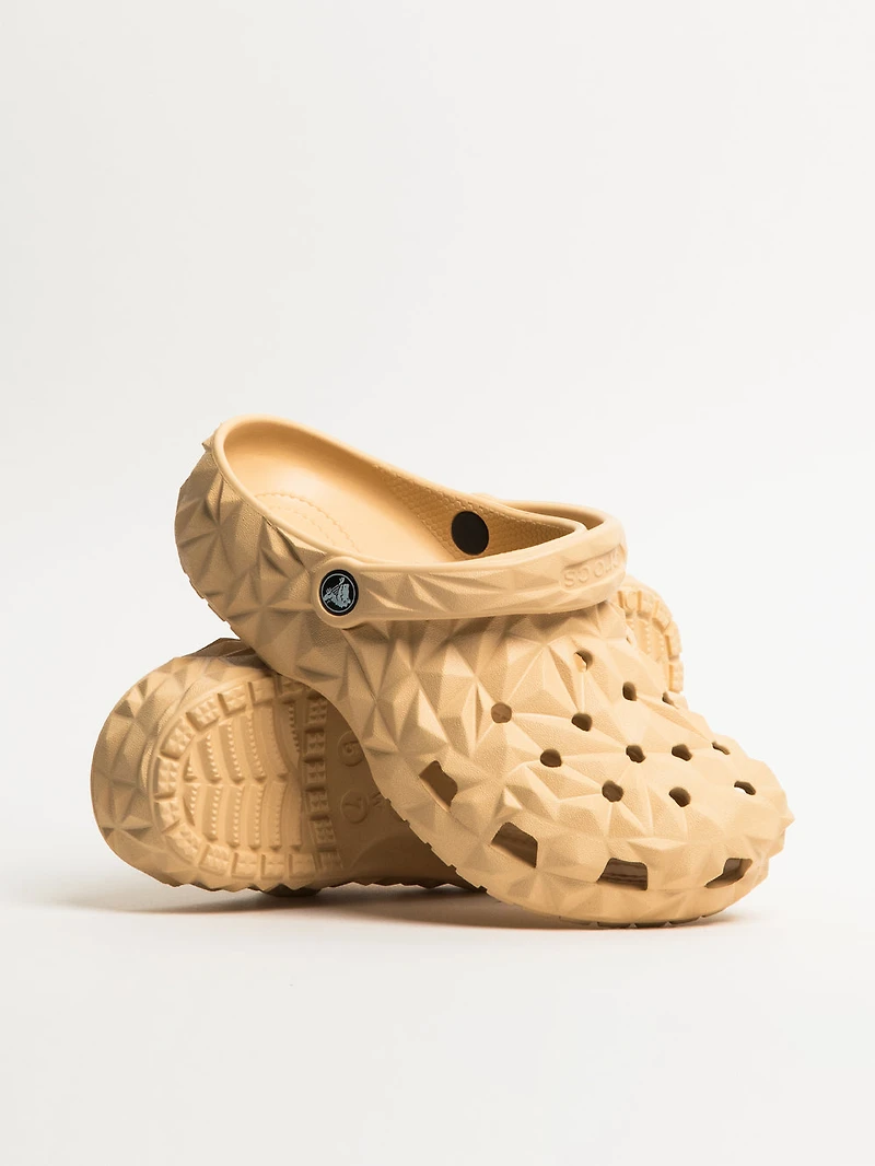 WOMENS CROCS CLASSIC GEOMETRIC CLOG - CLEARANCE