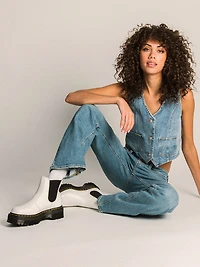 WOMENS DR MARTENS 2976 QUAD SMOOTH BOOT - CLEARANCE