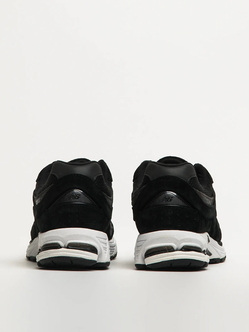 MENS NEW BALANCE 2002 SNEAKER - BLACK