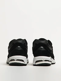 MENS NEW BALANCE 2002 SNEAKER - BLACK