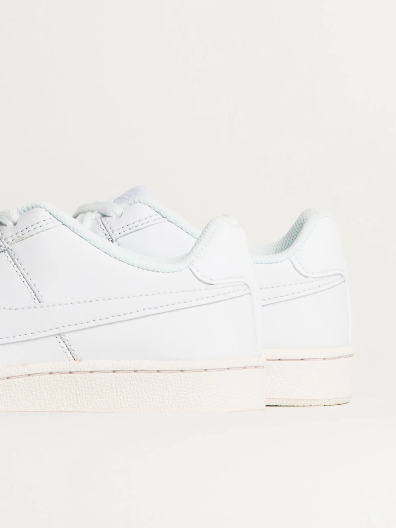 WOMENS NIKE COURT ROYALE SNEAKERS - WHITE