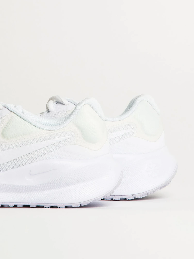 WOMENS NIKE REVOLUTION 7 RUNNING SHOE - WHITE