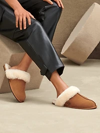 WOMENS UGG SCUFFETTE II SLIPPER - CHESTNUT