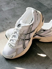 MENS ASICS GEL 1130 SNEAKER - WHITE/CLOUD GREY