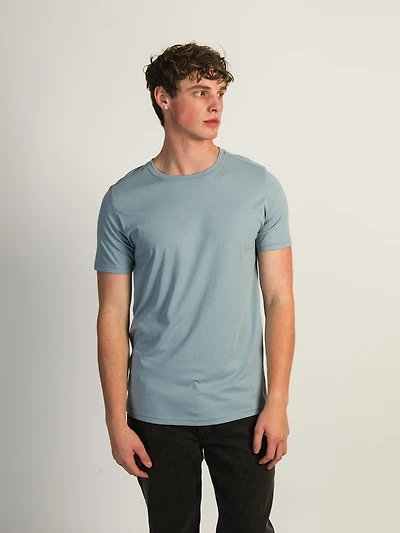 VICTOR CREWNECK TEE - POWDER BLUE