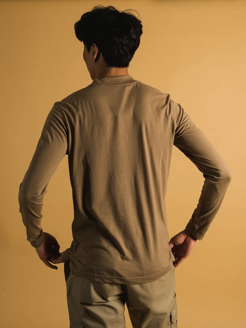 LONG SLEEVE MOCKNECK T-SHIRT - CLEARANCE