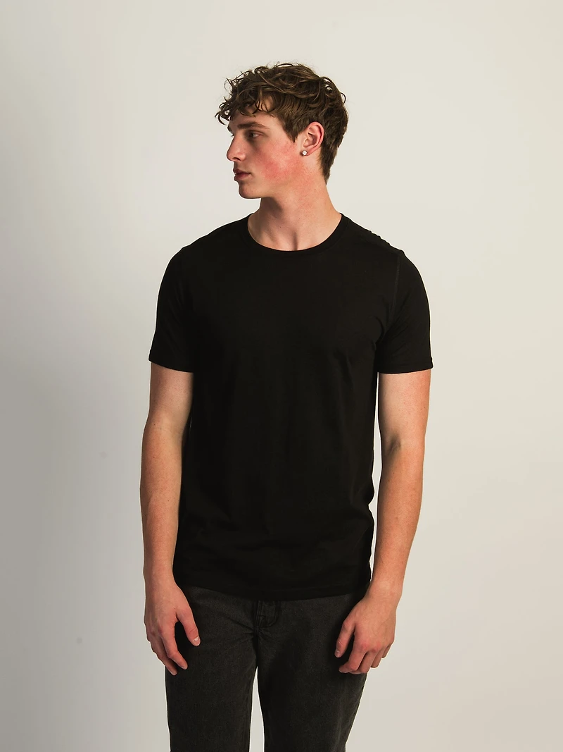 VICTOR CREWNECK TEE