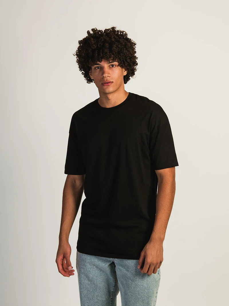 T-SHIRT COUPE LONGUE – NOIR