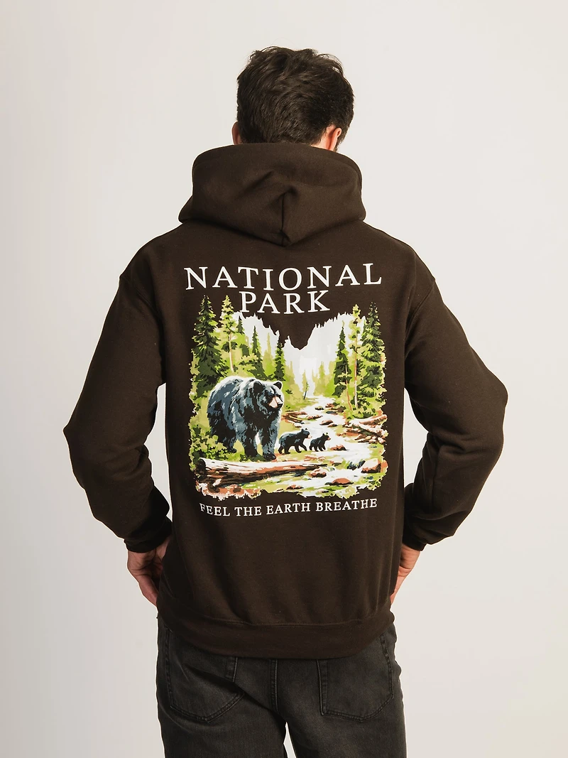 HOODIE BOY MEETS GIRL NATIONAL PARK