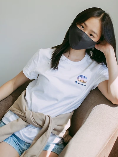 CHAMPION BOYFRIEND GRAPHIC T-SHIRT - CLEARANCE