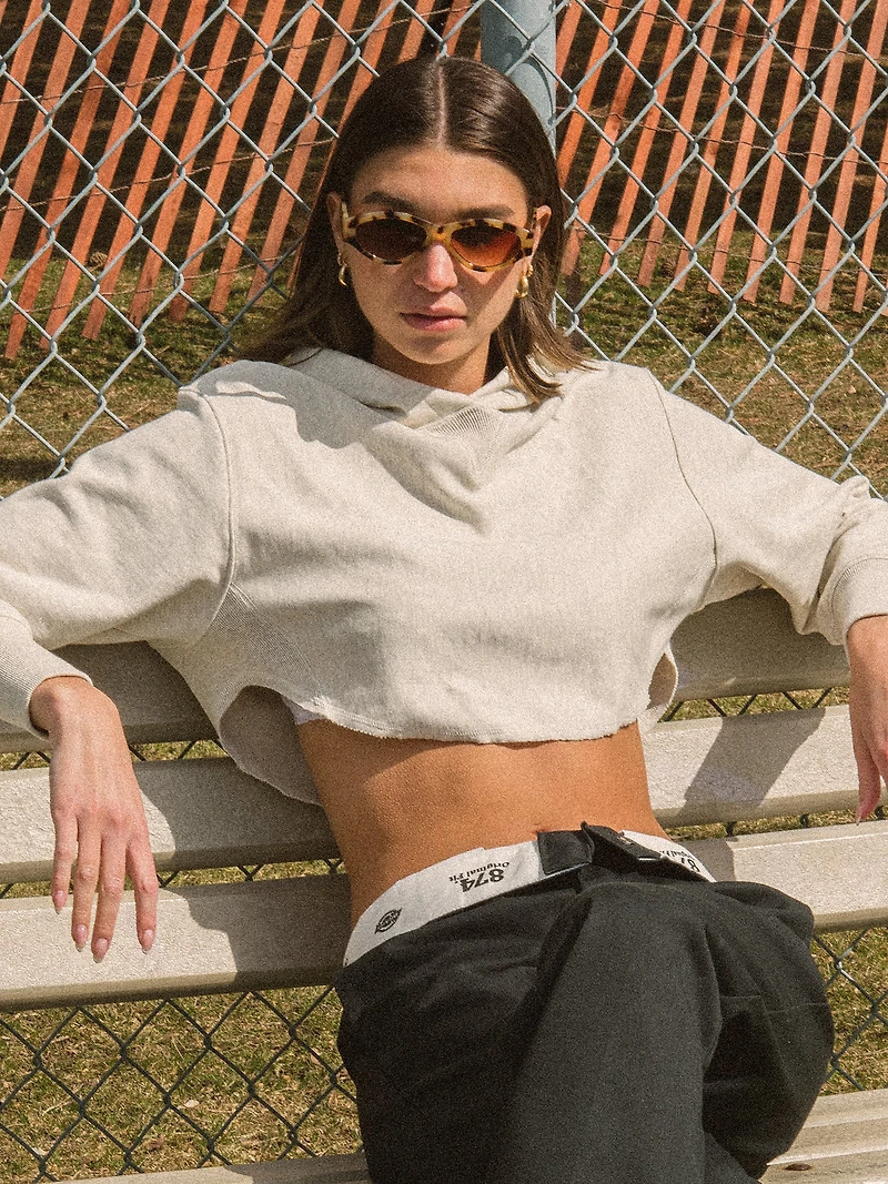 CHAMPION REVERSE WEAVE CROP CURVE HEM HOODIE - CLEARANCE