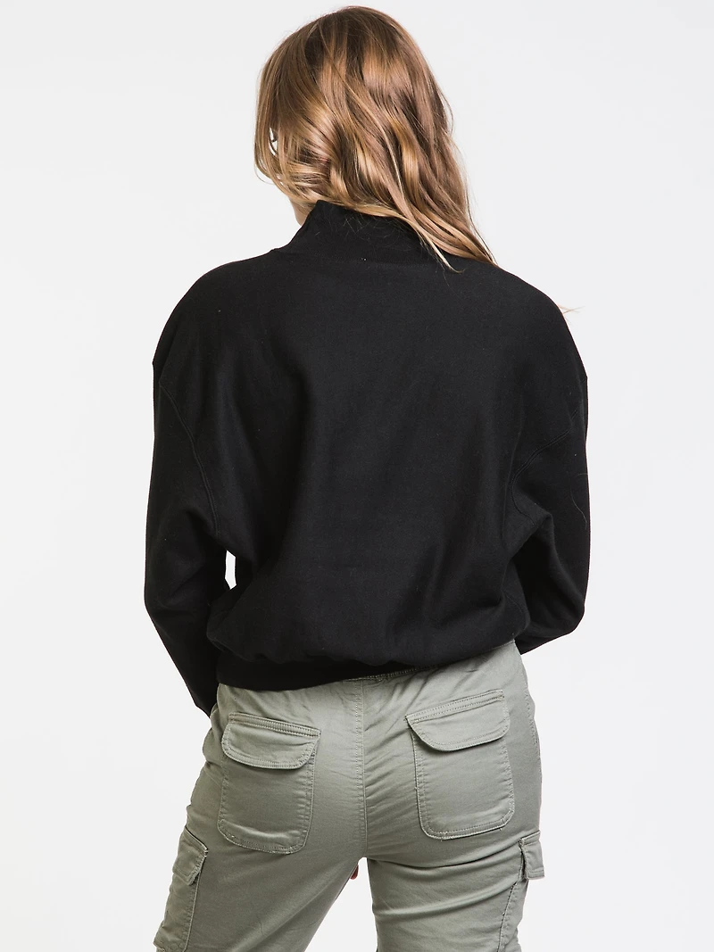 JABOT À TISSAGE INVERSÉ POUR FEMMES, AVEC MOTIF "C"