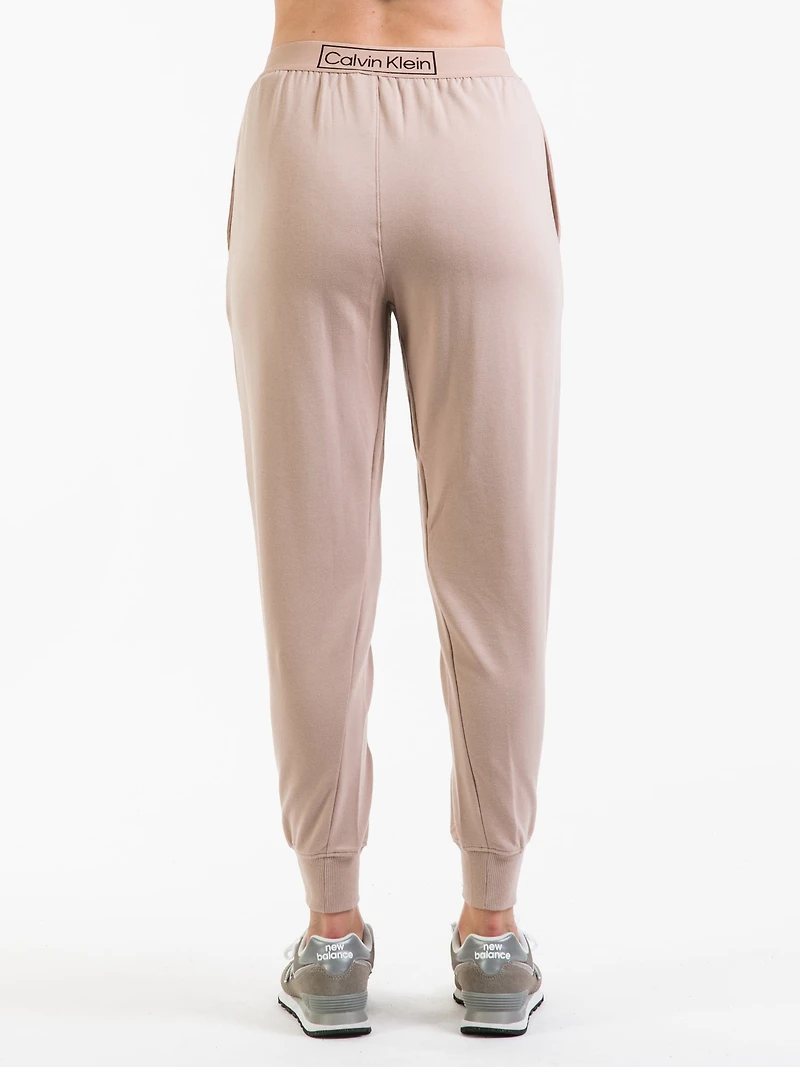 JOGGING REIMAGINÉ POUR FEMMES