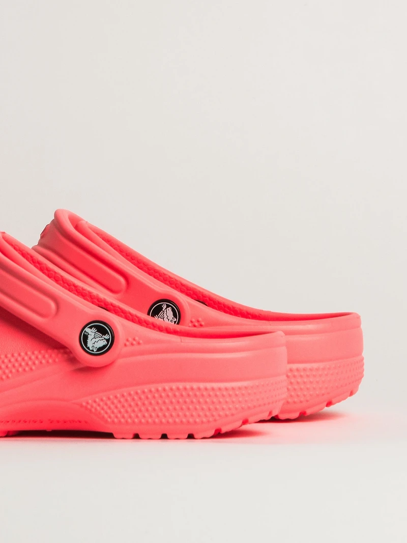 WOMENS CROCS CLASSIC CLOG - GUAVA