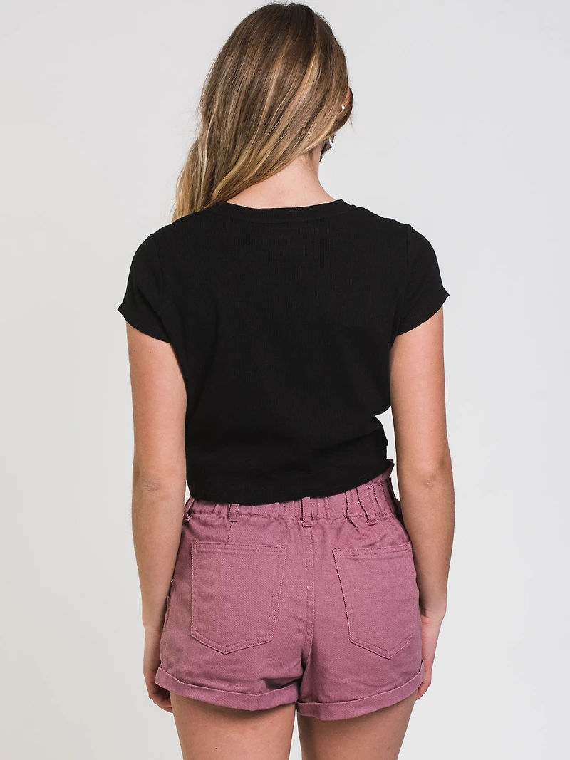 HARLOW EVERLY RIB TWIST TEE - CLEARANCE