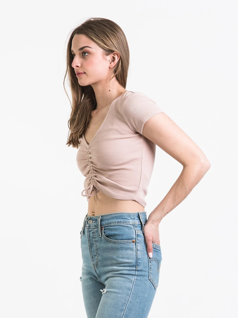 T-SHIRT À COL EN V FRONCÉ POUR FEMMES