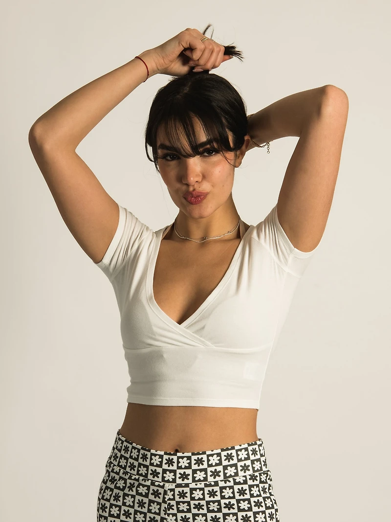 HARLOW DORA SOLID VNECK TEE - CLEARANCE