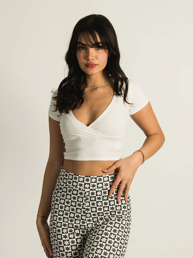 HARLOW DORA SOLID VNECK TEE - CLEARANCE