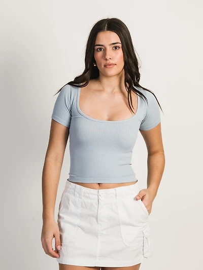 T-shirt sans couture à col carré HARLOW - BLEU BÉBÉ LIQUIDATION