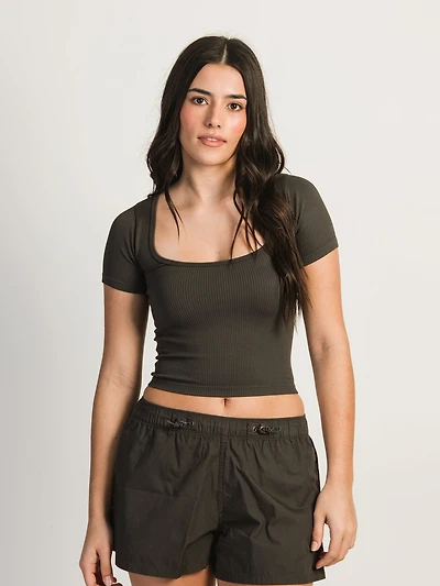 T-SHIRT SANS COUTURES HARLOW À COL CARRÉ - CHARBON LIQUIDATION