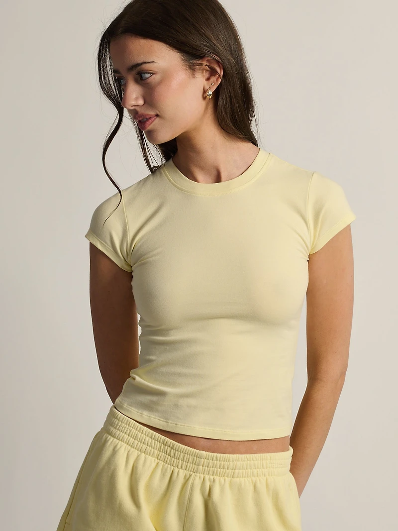 HARLOW GIA TEE - BABY YELLOW