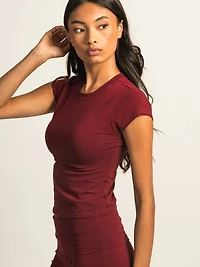 HARLOW GIA TEE - BURGUNDY