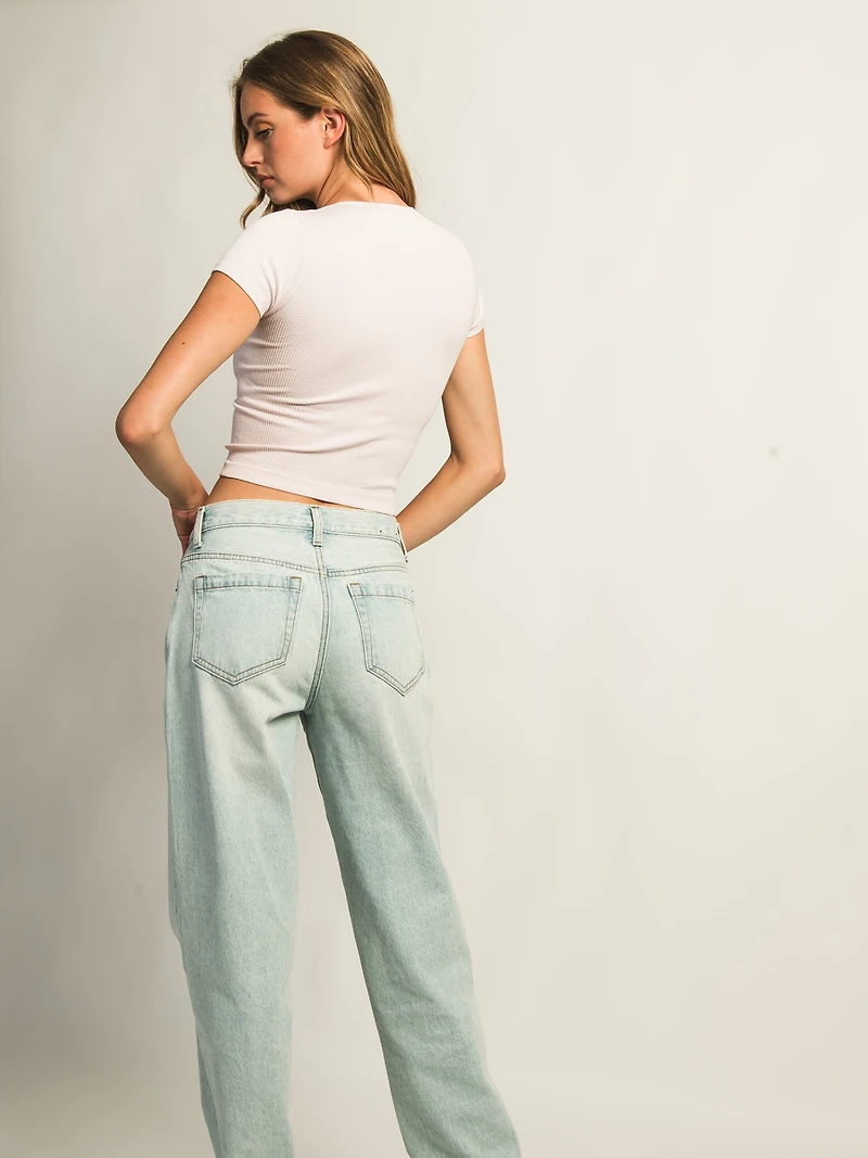 HARLOW RIBBED SEAMLESS TEE - BABY PINK