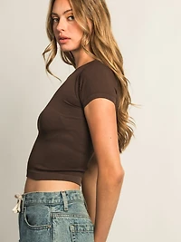 HARLOW RIBBED SEAMLESS TEE - CHOCOLATE