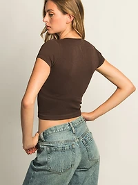 HARLOW RIBBED SEAMLESS TEE - CHOCOLATE