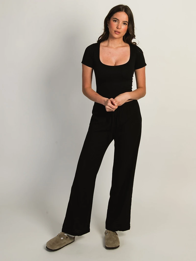 T-SHIRT COL CARRÉ HARLOW SEAMLESS - NOIR
