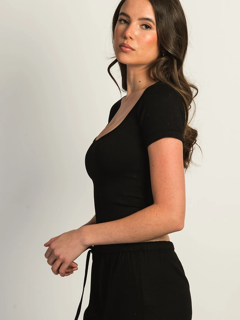 T-SHIRT COL CARRÉ HARLOW SEAMLESS - NOIR
