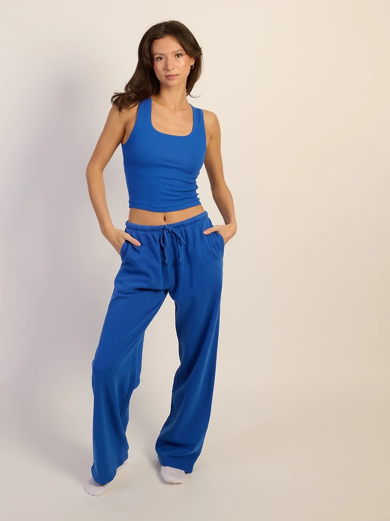 CAMISOLE HARLOW ESSENTIAL COL CARRÉ – OBALT