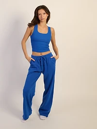 CAMISOLE HARLOW ESSENTIAL COL CARRÉ – OBALT