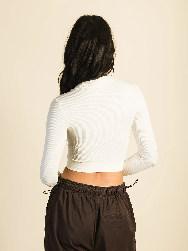 HARLOW SEAMLESS LONG SLEEVE MOCKNECK - CREAM CLEARANCE